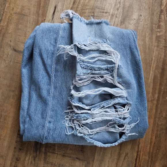 BoyFriend Low-waist Ripped Denim Jeans - Picture 2 of 10